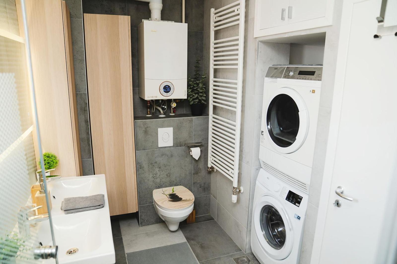 Casa De Dinca, 2 Bedroom, 6 Person, Free Parking Zone *